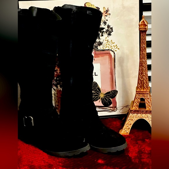 Shoes - Beautiful black riding boots. Worn once. Size 7